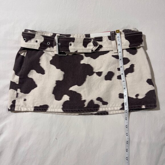 NWT A&F Low Rise Belted Denim Mini Skort in Cow Print size 26 / 2 - Picture 1 of 16